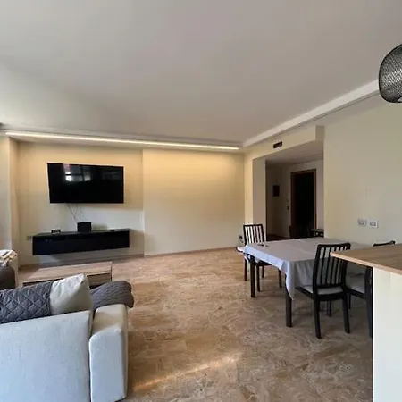 아파트 Lakeside Experience 사르니코