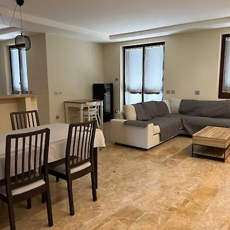 Lakeside Experience 사르니코