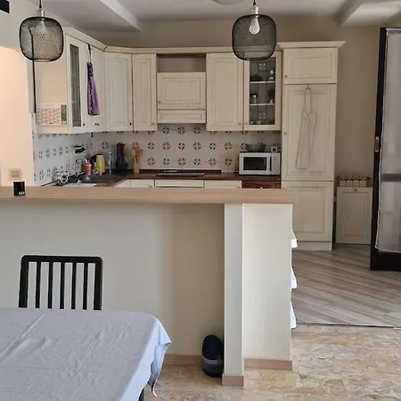 Lakeside Experience * 사르니코